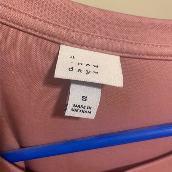 A new day top - Picture 2 of 2